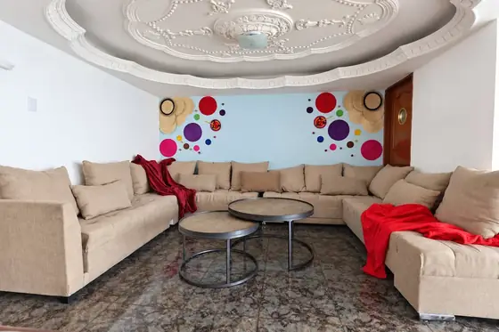 Sala con techo de molduras en Jalisco Maxico